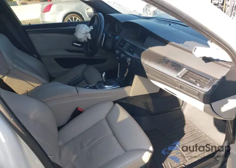 2008 BMW M5 из США, поврежденный, VIN WBSNB93558CX10798